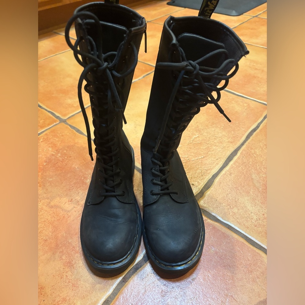 Doc Marten Boots UK 5 women's 7 Black